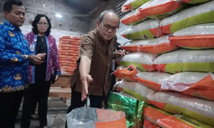 Bulog Usulkan Program Beras Kita Premium, Harga Ditarget Rp14.900 per Kilogram