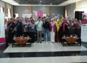 UMKM Perempuan di Trenggalek Digembleng Kuasai Teknologi Digital dan AI Oleh Indosat