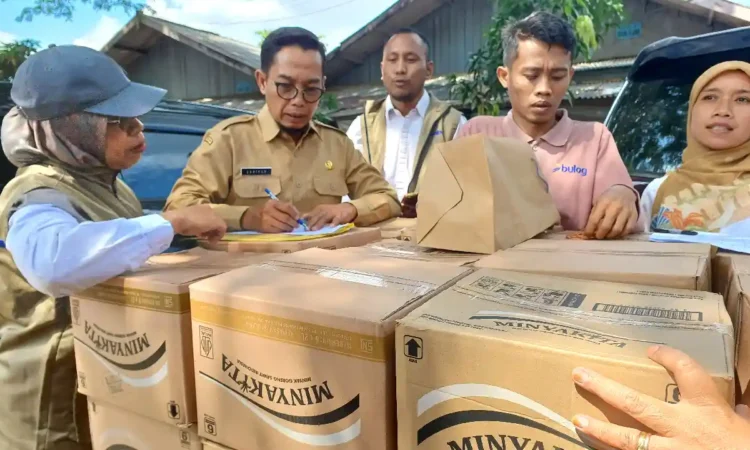 Bulog Drop 1.500 Liter Minyakita ke Pedagang di Trenggalek, Dilarang Menjual Diatas HET Rp 15.700