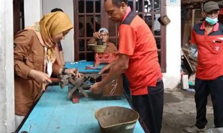 Jadwal Layanan Tera Ulang Gratis Diskomidag Trenggalek