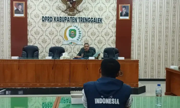 Kontroversi LKS MIN 1 Trenggalek: Harga Mahal hingga Logo Kemenag Dipertanyakan