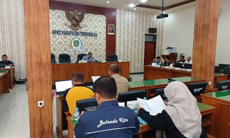 ​Sentil KUA-PPAS 2027 Tak Berpihak ke Rakyat, Komisi II Trenggalek Minta Tunda Belanja Peralatan dan Mesin Rp 32 M demi Infrastruktur