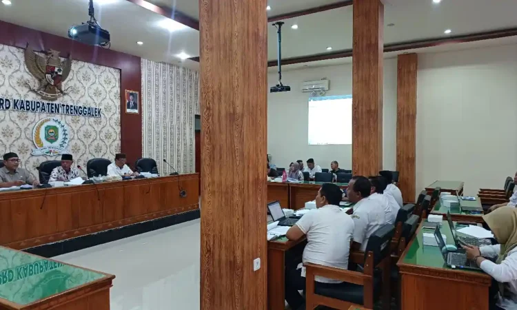 Syarat Tak Boleh Nunggak Pajak Bagi Calon Kades Petahana di Trenggalek Jadi Perdebatan