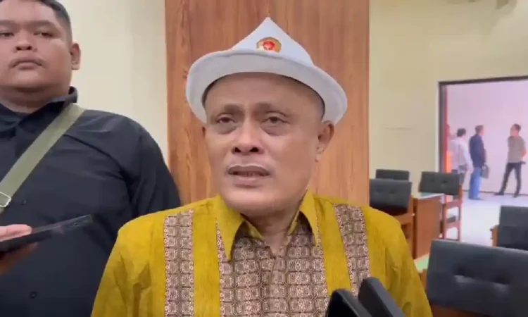 Hari Gini Kades Lulusan SMP? Aliansi SENTER Tantang DPRD Trenggalek Berani Gunakan Open Legal Policy!