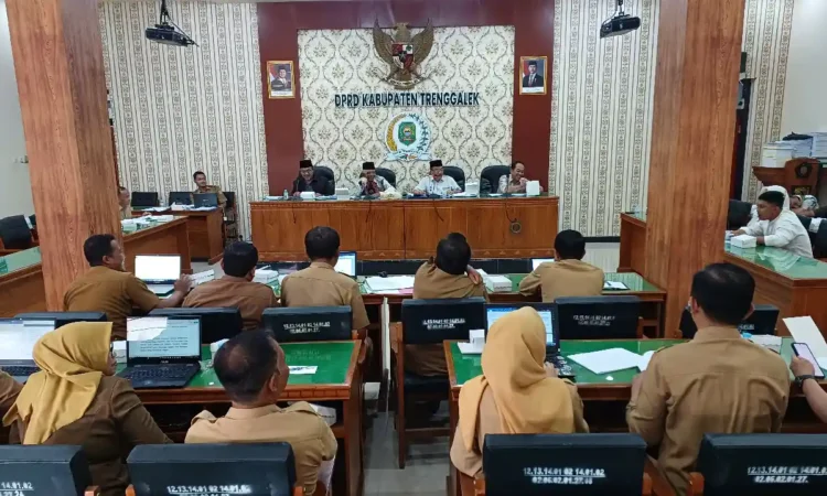 Keinginan Tingkatkan Kualitas IPM via Syarat Ijazah SMA untuk Calon Kades Trenggalek Terbentur Undang-Undang