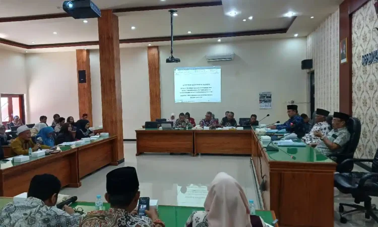 Tampung Aspirasi Aliansi SENTER, DPRD Trenggalek: Bahan Penyempurnaan Raperda Desa dan Pilkades