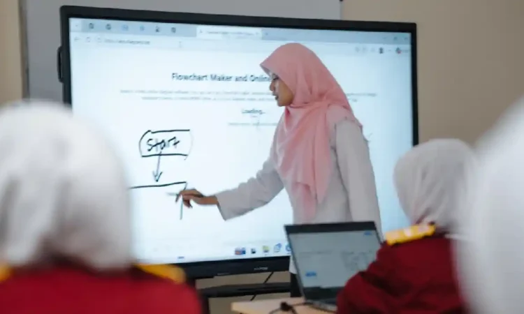 Perform Pidato 3 Bahasa Siswa Sekolah Rakyat Trenggalek Bakal Iringi Open House Gedung Baru