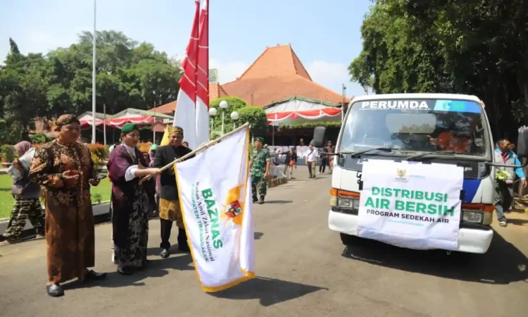 Hari Jadi ke-832 Trenggalek, BAZNAS Salurkan 250 Ribu Liter Air Bersih ke 14 Titik
