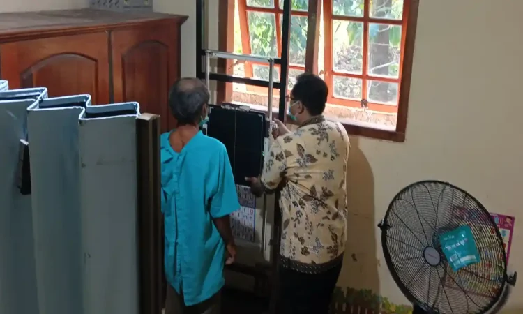 CKG di Trenggalek Terintegrasi Skrining TBC, 120 Warga Antusias Jalani Rontgen Portable