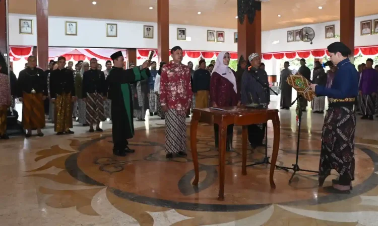 Gelar Mutasi Jabatan, Bupati Trenggalek Lantik 62 Pejabat Sebagian Berstatus Definitif