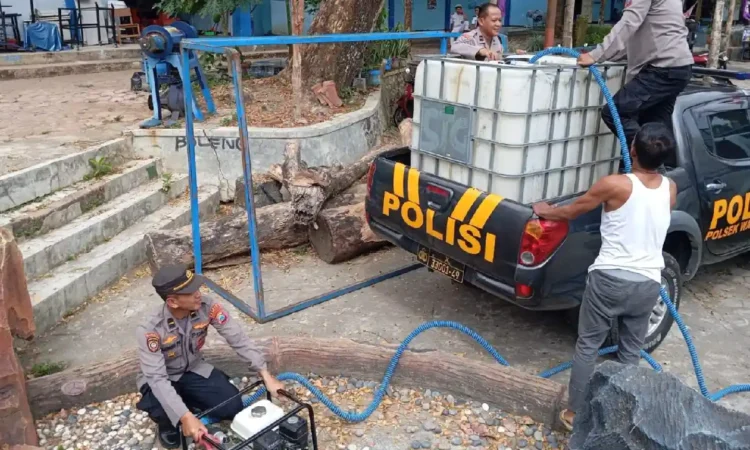 Patroli Gentong Polres Trenggalek Kembali Aktif, Bantu Warga Terdampak Kekeringan