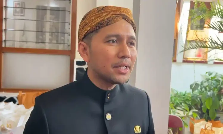 Emil Dardak Siap Menyulap Pesisir Trenggalek Jadi Pusat Ekonomi Baru, JLS Digelontor Rp 19 Miliar