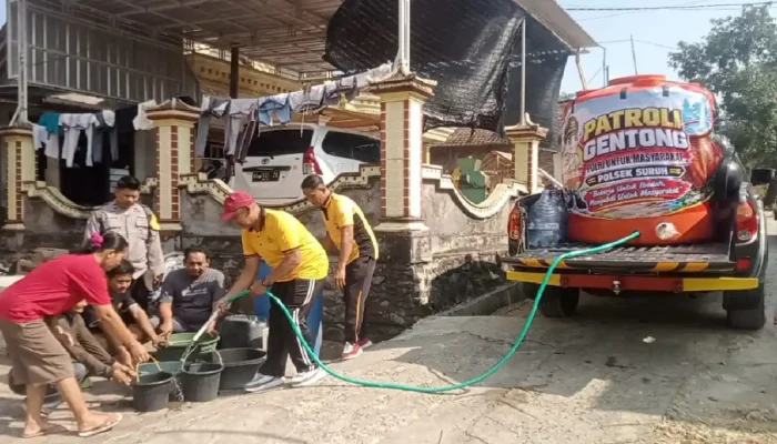 Patroli Gentong Polres Trenggalek Salurkan 14.000 Liter Air Bersih ke Tiga Desa