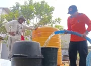 Dampak Kemarau 60 KK di Desa Sambirejo Kesulitan Air Bersih, BPBD Salurkan 6.000 Liter