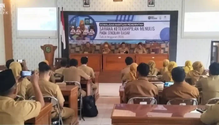 Penguatan Literasi Dasar, 438 SD di Trenggalek Terima Bantuan Sarana Menulis Kelas 1 dan 2