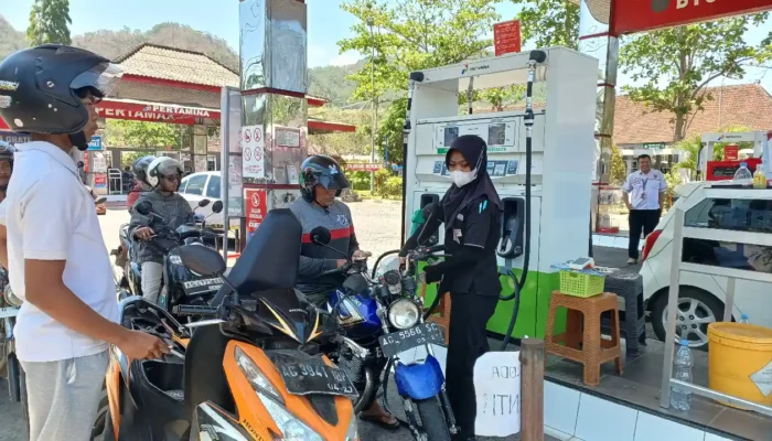 Stok BBM di Trenggalek Aman, Antrean Panjang Bukan Kelangkaan Tapi Peralihan Konsumen