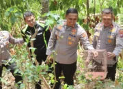 Pertahankan Sumber Air, Polres Trenggalek Gencar Tanam Pohon Beringin hingga Salam