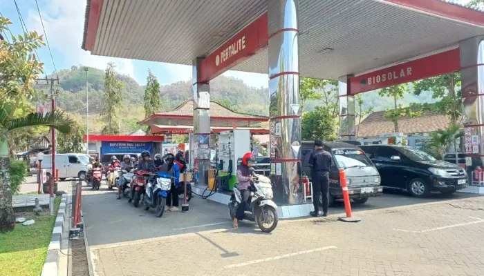 Stok Dipastikan Aman, Warga Trenggalek Diimbau Tak Panic Buying